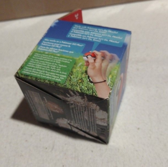 Nintendo Pokemon PokeBall Plus Controller Switch- Sealed -New -Discontinued - Picture 7 of 9